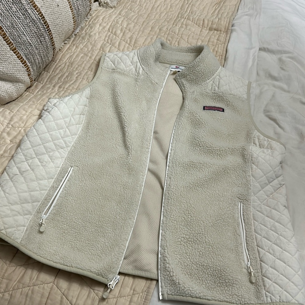 Vineyard vine vest